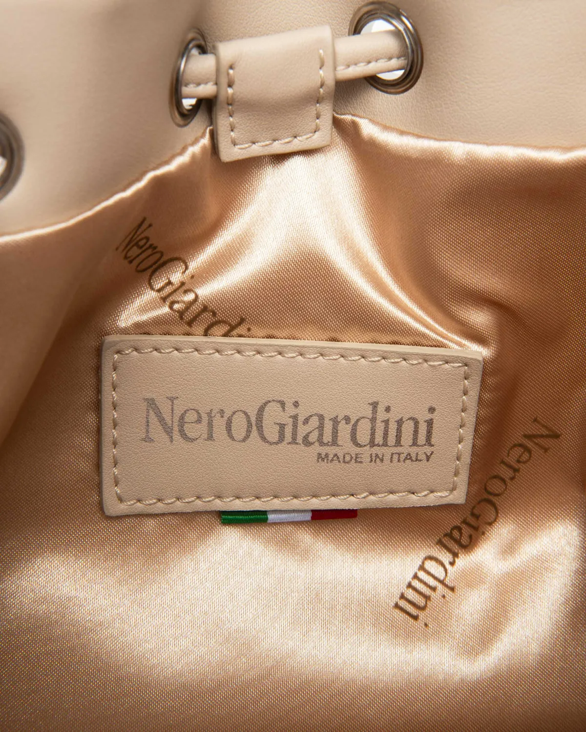 NeroGiardini geanta bucket dama material tehnic