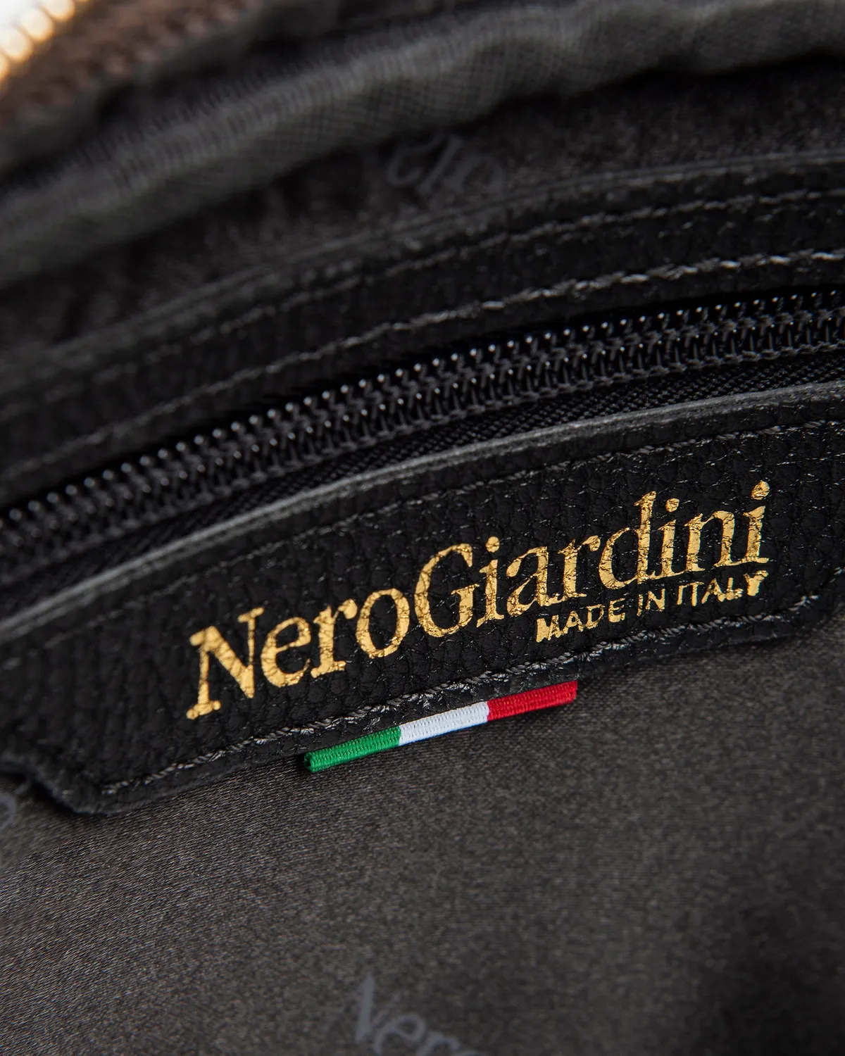 NeroGiardini Geanta Crossbody Material Tehnic Dama PZ