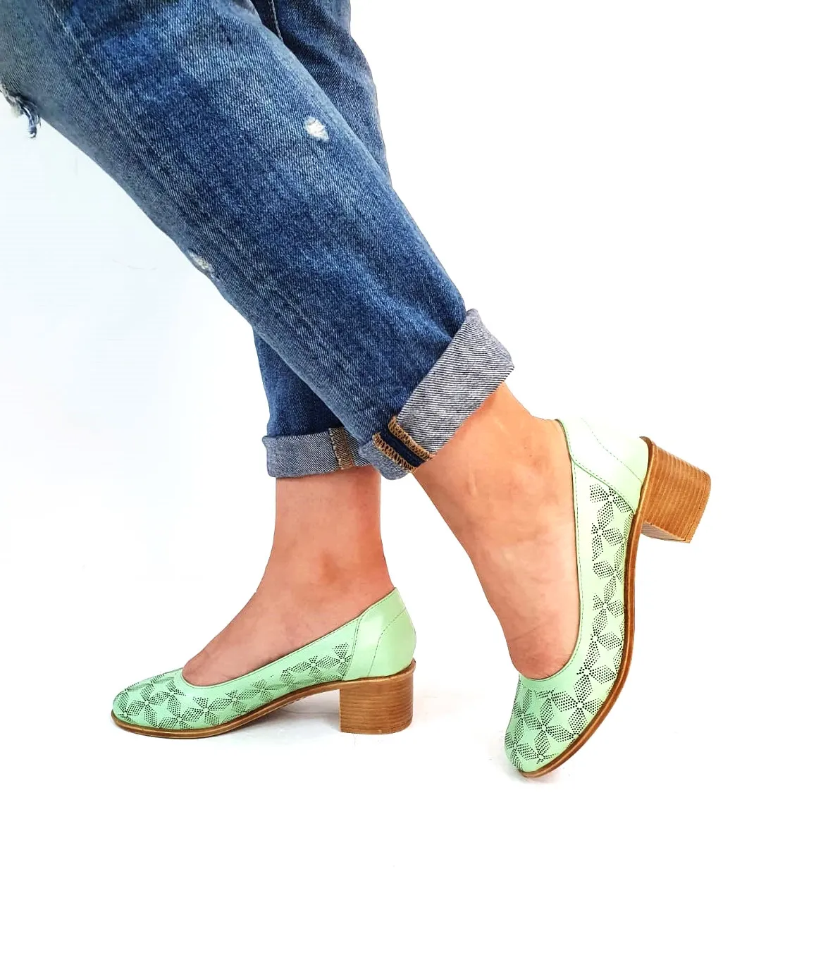 Catinca Shoes T13 VN pantofi piele perforati vernil